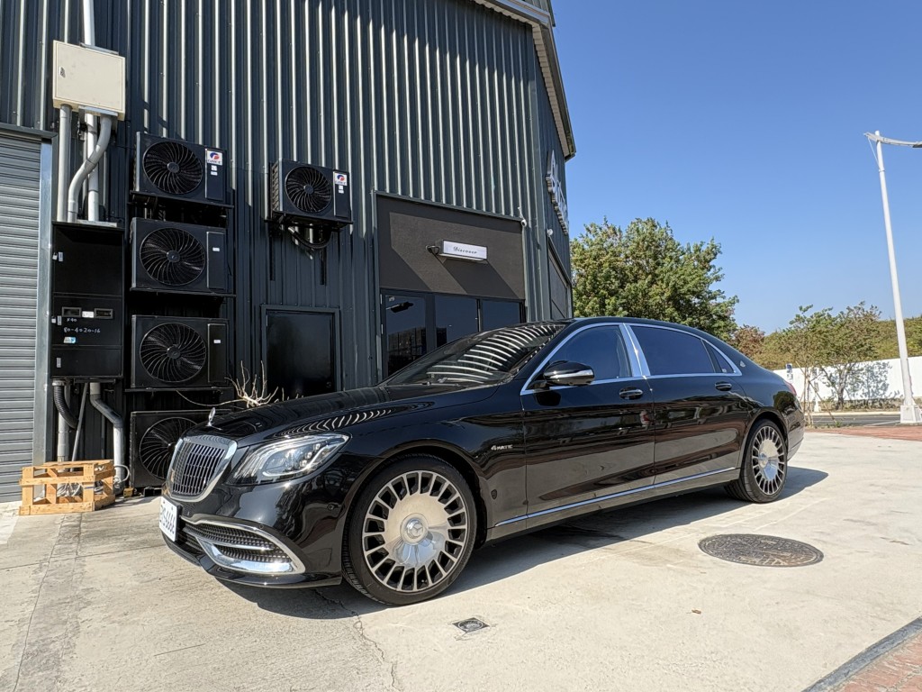 Mercedes-Maybach S560